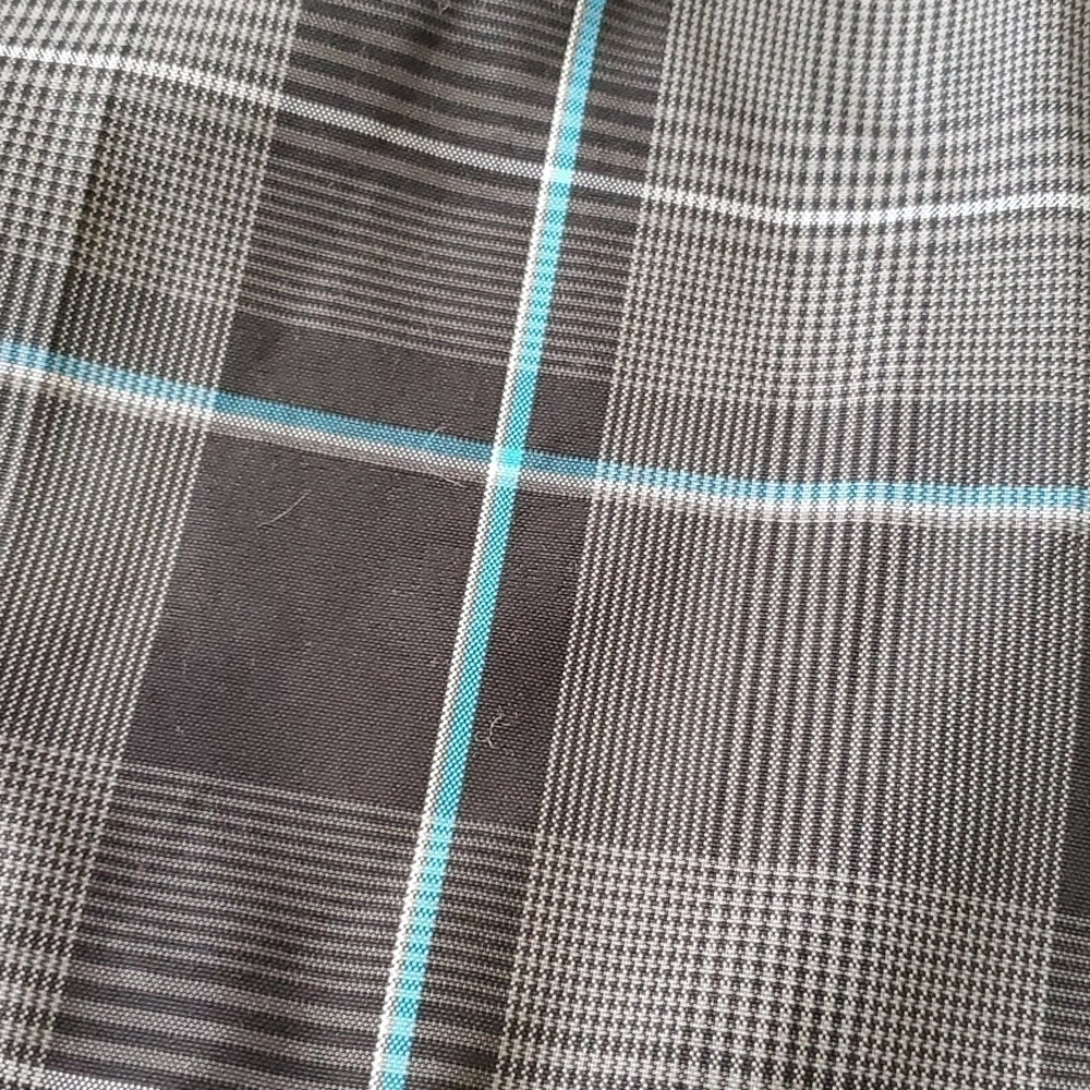 Gray plaid fly front shorts 36 inseam 9.5 Side pockets - Picture 2 of 4